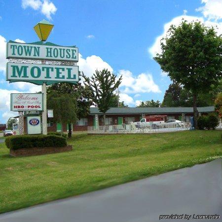 Town House Motel Tupelo Exterior foto